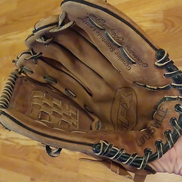 Louisville Slugger TPX1200S Baseball Glove - Picture 2 of 7